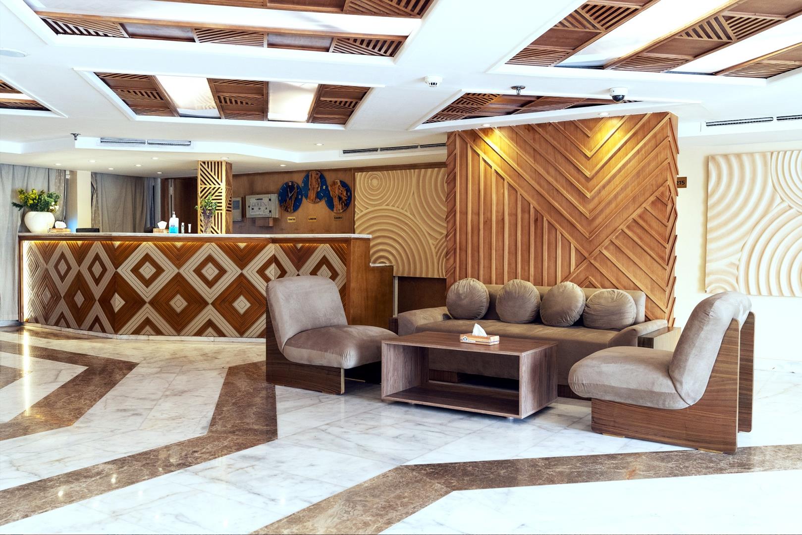 2 Nights Alexandria + 3 Nights Cruise + 2 Nights Cairo ( from Luxor to Aswan )